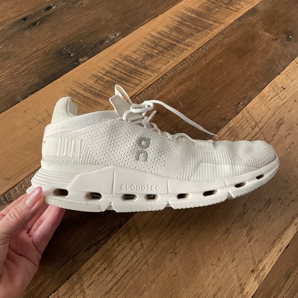 On Cloud CloudTec White athletic shoes Wm 7.5 - Picture 2 of 10